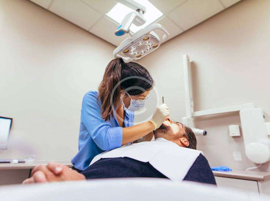 Dentist Img 12 890x664