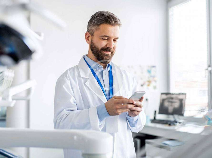Dentist Img 15 890x664